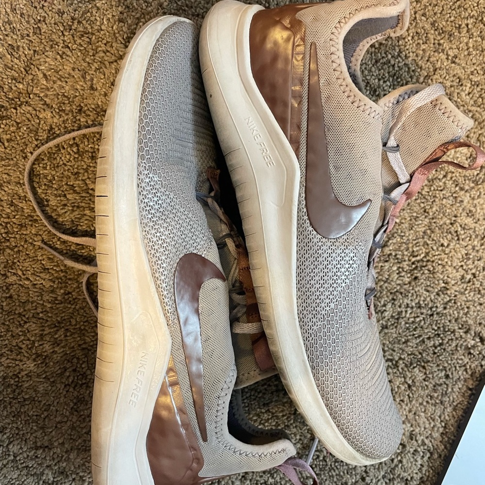 Nike womens shoe